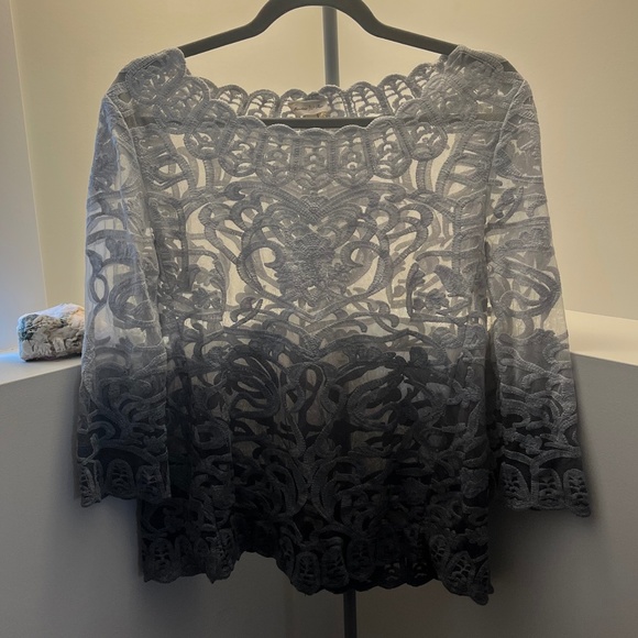 Meadow Rue Anthropologie Blue-Grey Sheer Ombré Lace Top EUC - Picture 3 of 8